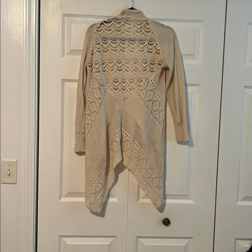 Elegant Cream Women's Sweater - Picture 2 of 8